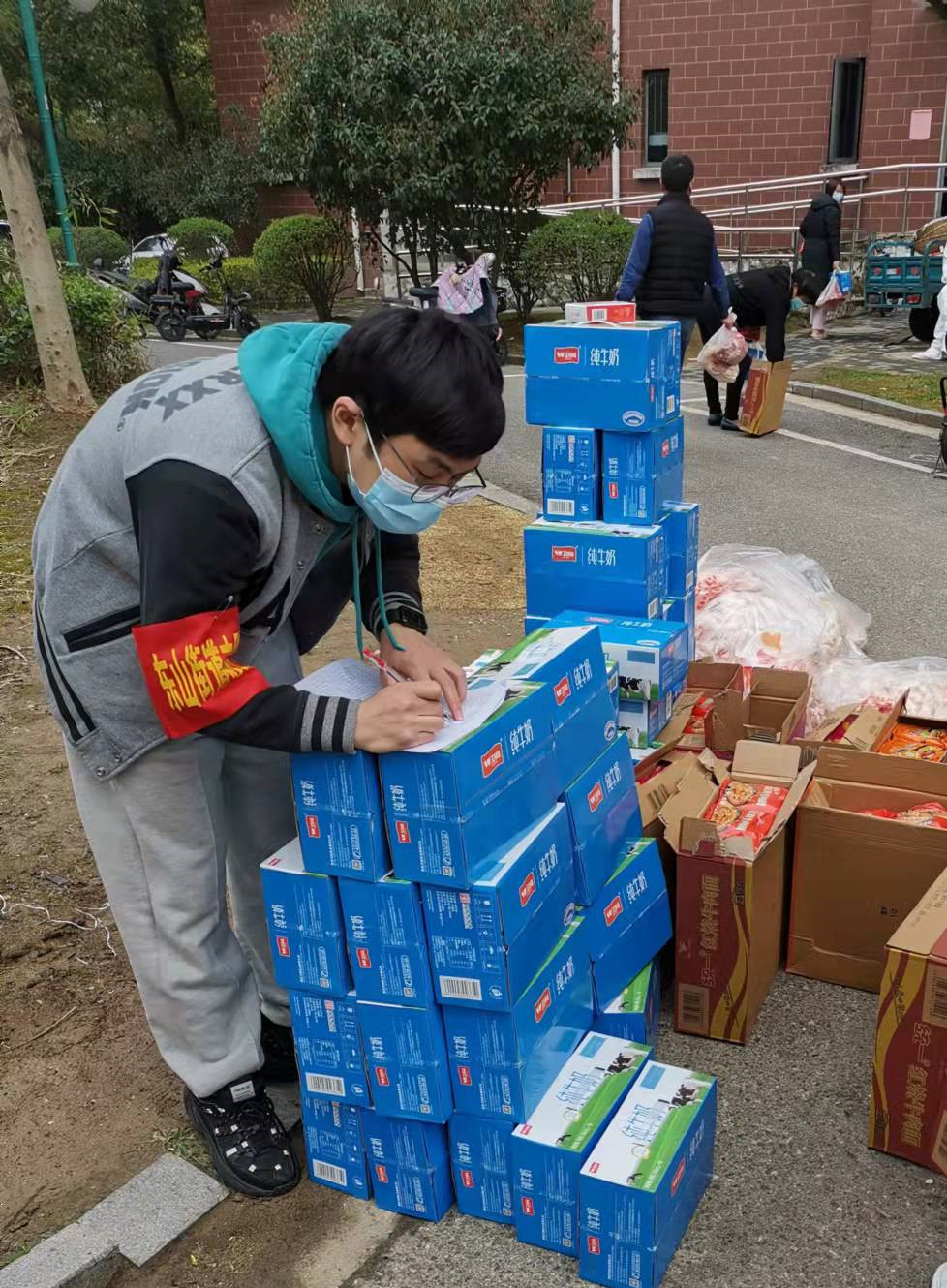 衡泽文.jpg